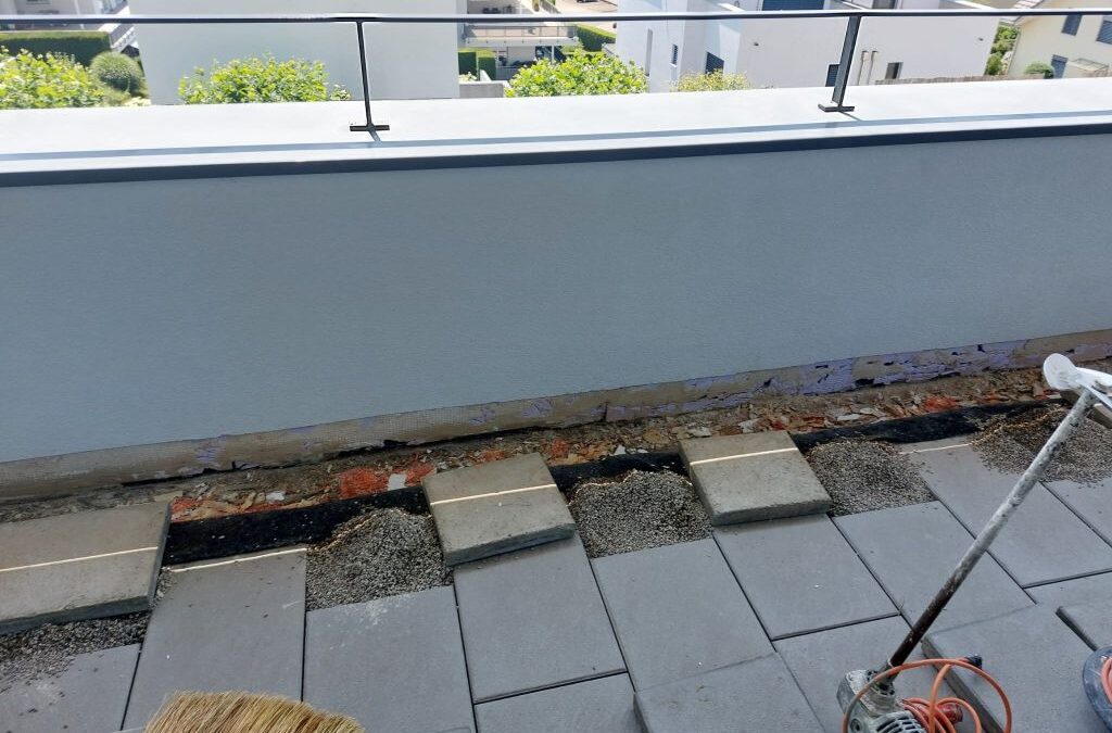Juli 2025 – Instandstellung Fassadensockel auf Terrasse